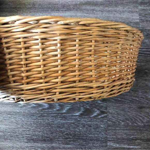 Round Basket - Picture 4 of 8